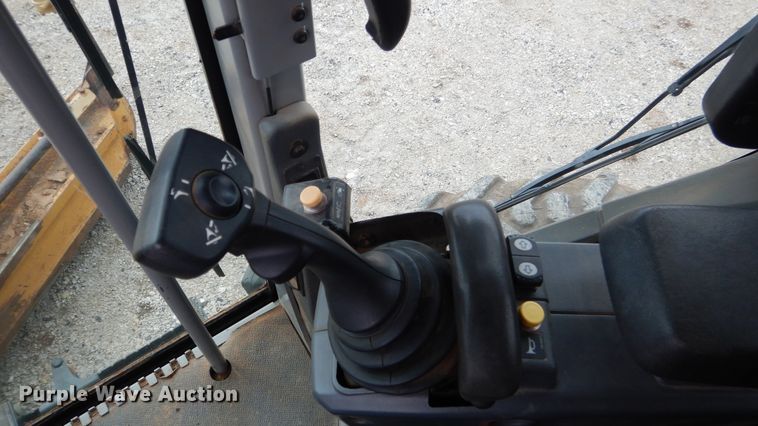 image for item ES9647 2010 Caterpillar 120M  motor grader