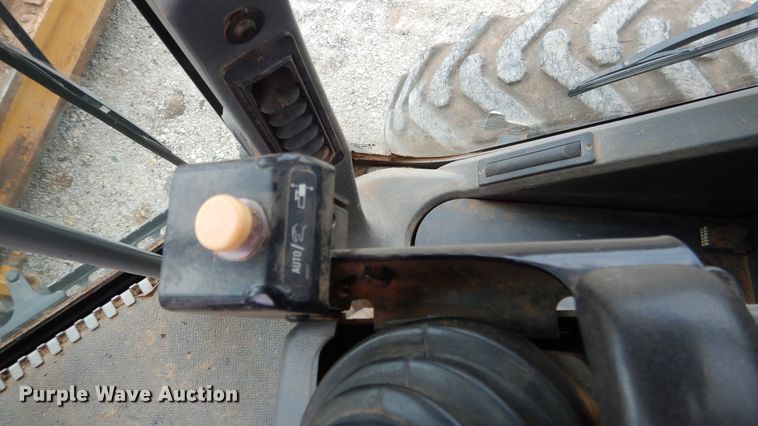 image for item ES9647 2010 Caterpillar 120M  motor grader