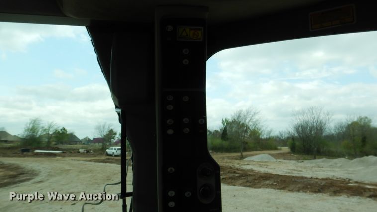 image for item ES9647 2010 Caterpillar 120M  motor grader