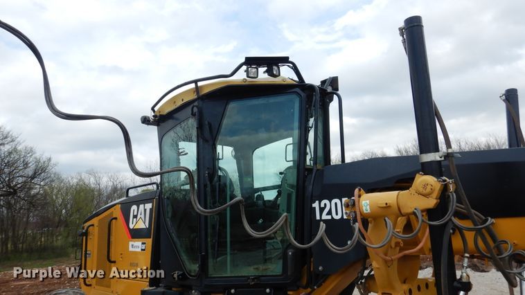 image for item ES9647 2010 Caterpillar 120M  motor grader