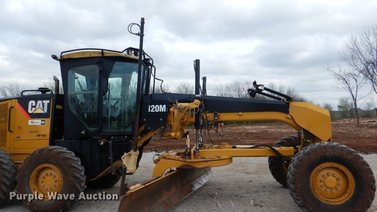image for item ES9647 2010 Caterpillar 120M  motor grader