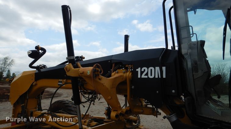image for item ES9647 2010 Caterpillar 120M  motor grader