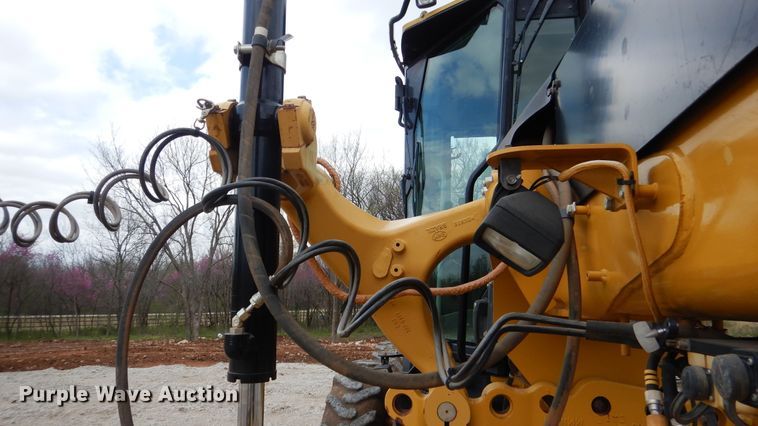 image for item ES9647 2010 Caterpillar 120M  motor grader