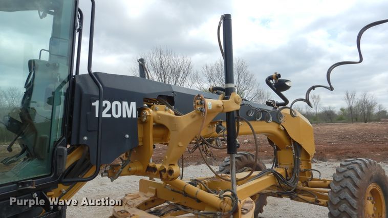 image for item ES9647 2010 Caterpillar 120M  motor grader