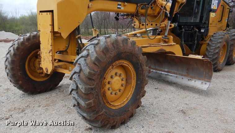 image for item ES9647 2010 Caterpillar 120M  motor grader