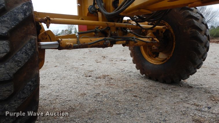 image for item ES9647 2010 Caterpillar 120M  motor grader