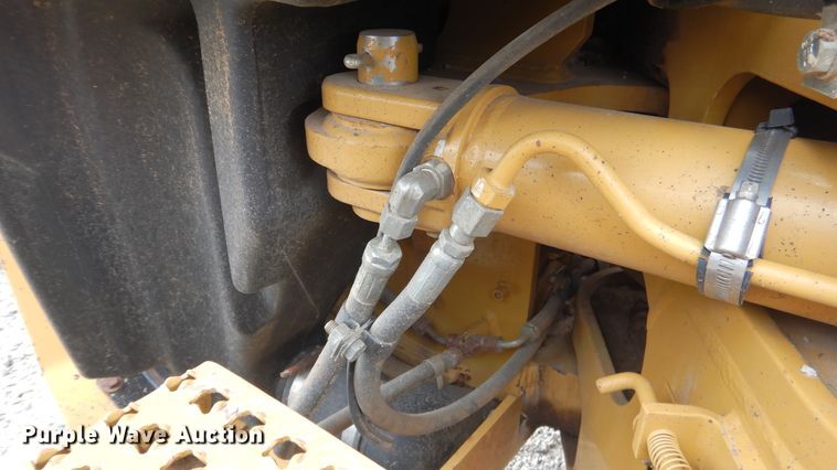 image for item ES9647 2010 Caterpillar 120M  motor grader