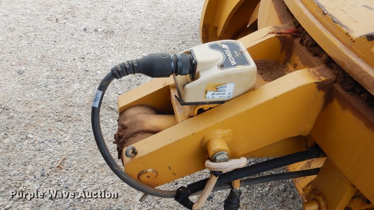 image for item ES9647 2010 Caterpillar 120M  motor grader