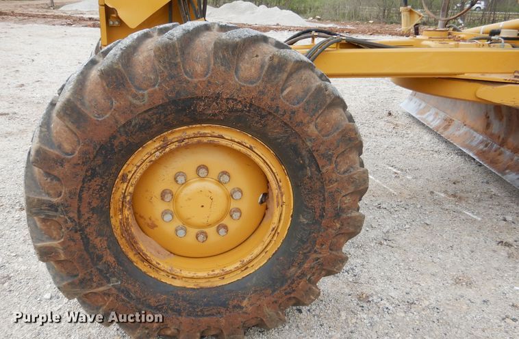image for item ES9647 2010 Caterpillar 120M  motor grader