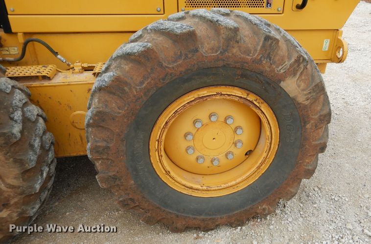 image for item ES9647 2010 Caterpillar 120M  motor grader