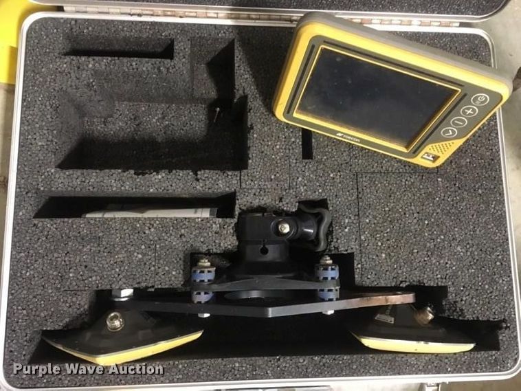 image for item ES9647 2010 Caterpillar 120M  motor grader