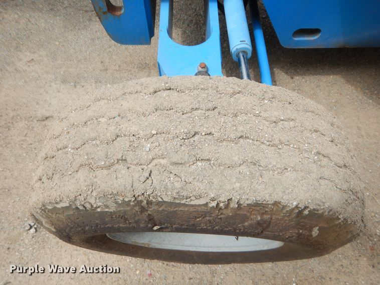 image for item ET9110 1999 Genie S45  boom lift