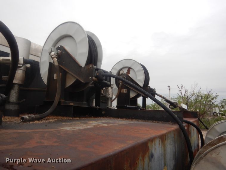 image for item ET9244 2008 Kenworth T370  lube truck