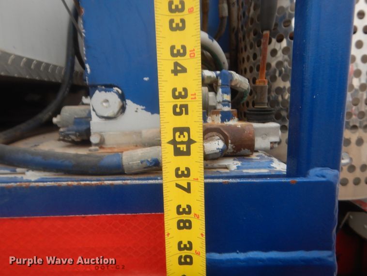 image for item ET9244 2008 Kenworth T370  lube truck