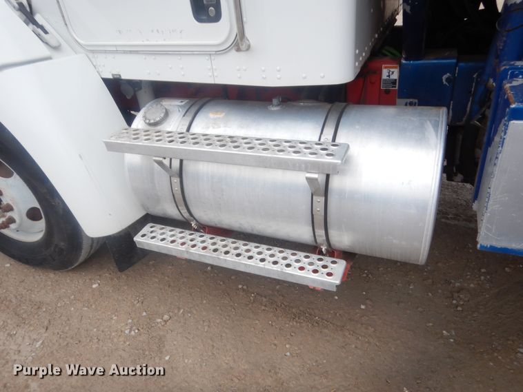 image for item ET9244 2008 Kenworth T370  lube truck