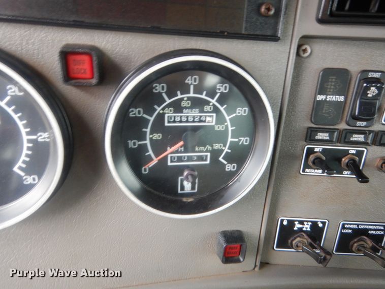 image for item ET9244 2008 Kenworth T370  lube truck