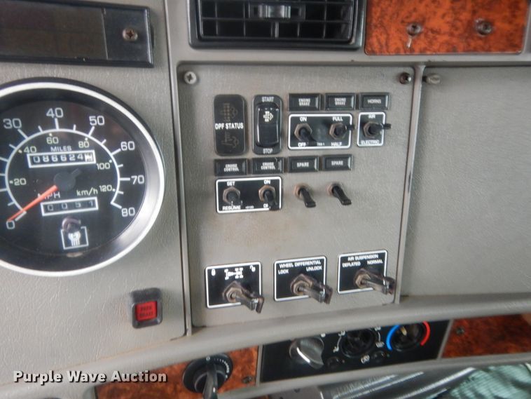 image for item ET9244 2008 Kenworth T370  lube truck