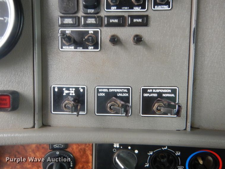 image for item ET9244 2008 Kenworth T370  lube truck