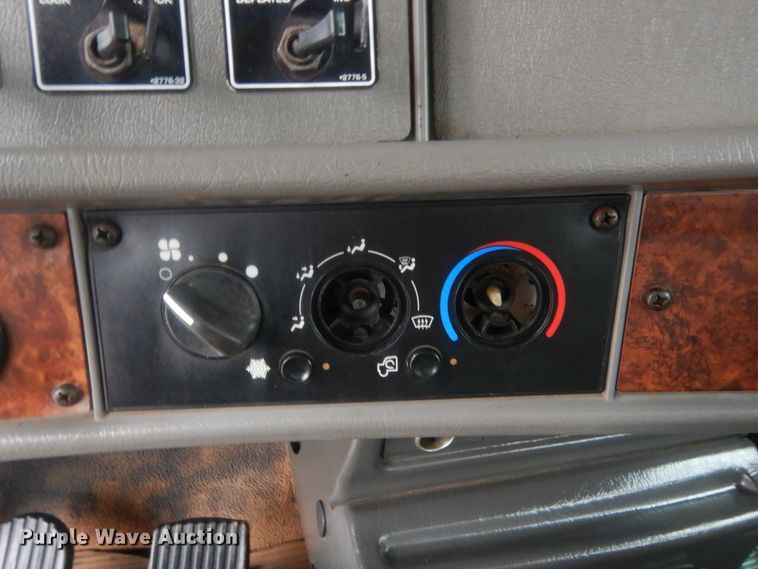 image for item ET9244 2008 Kenworth T370  lube truck