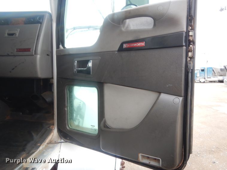 image for item ET9244 2008 Kenworth T370  lube truck