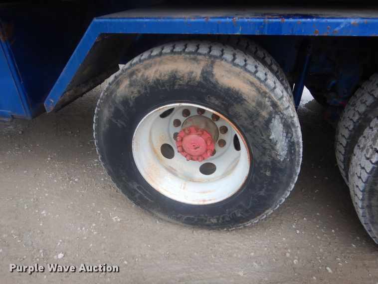 image for item ET9244 2008 Kenworth T370  lube truck