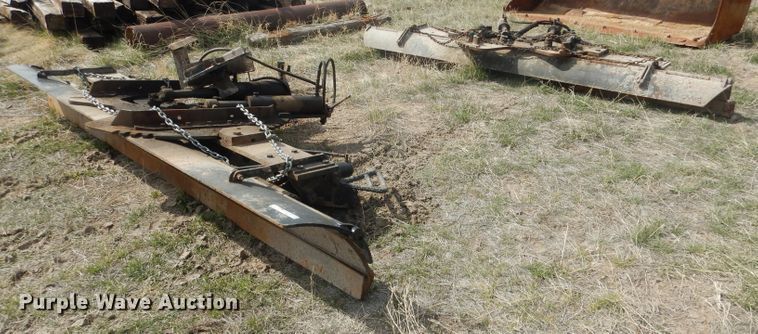 image for item FI9033 (2) under mount snow plows