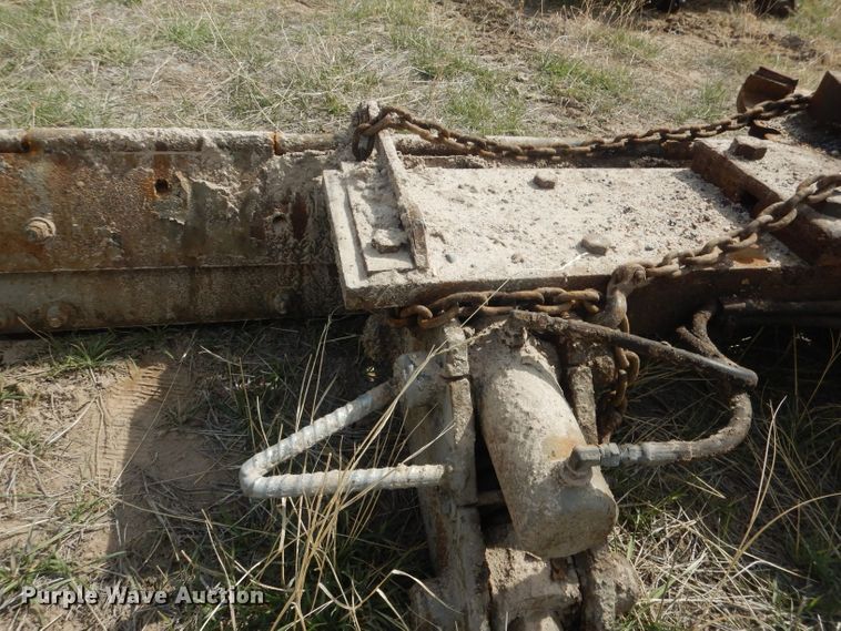 image for item FI9033 (2) under mount snow plows