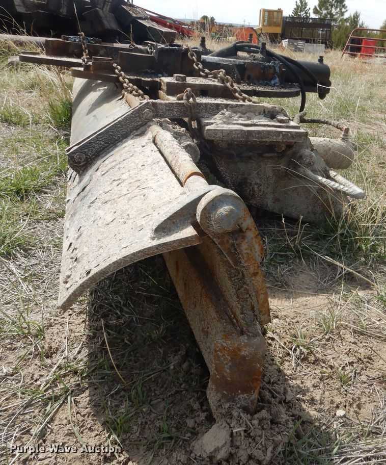 image for item FI9033 (2) under mount snow plows