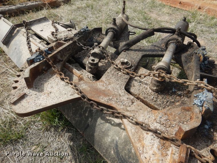 image for item FI9033 (2) under mount snow plows