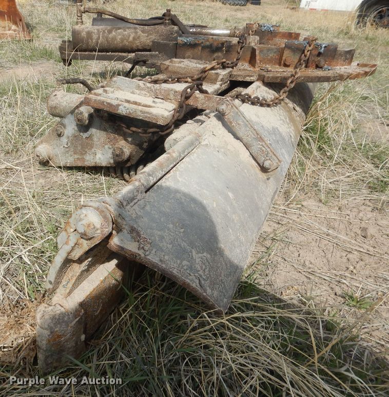 image for item FI9033 (2) under mount snow plows