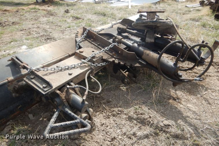 image for item FI9033 (2) under mount snow plows