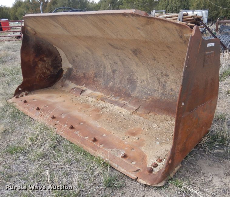 image for item FI9035 Caterpillar 120"W loader bucket