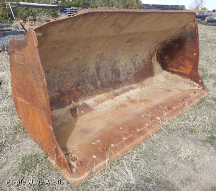 image for item FI9035 Caterpillar 120"W loader bucket
