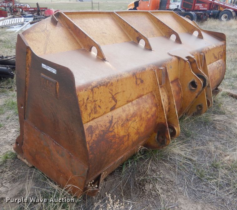 image for item FI9035 Caterpillar 120"W loader bucket