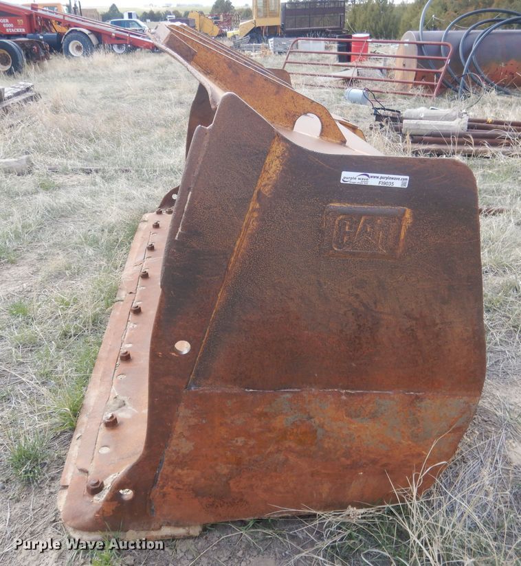 image for item FI9035 Caterpillar 120"W loader bucket