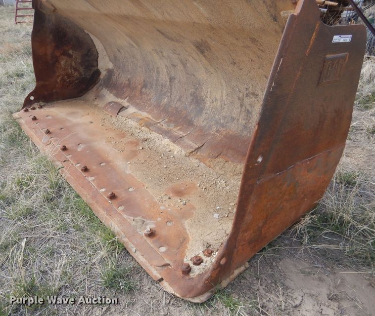 image for item FI9035 Caterpillar 120"W loader bucket