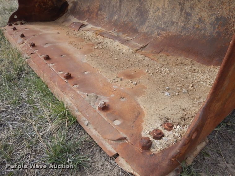 image for item FI9035 Caterpillar 120"W loader bucket