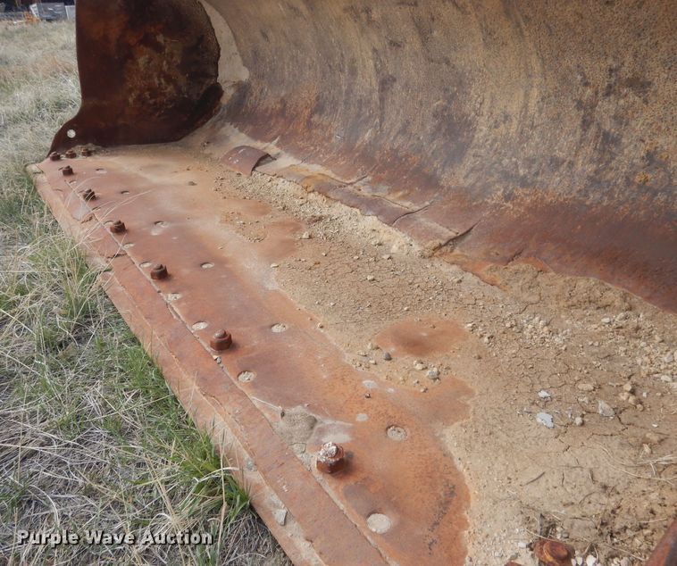 image for item FI9035 Caterpillar 120"W loader bucket