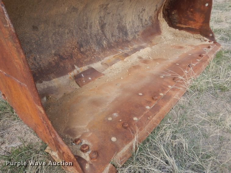 image for item FI9035 Caterpillar 120"W loader bucket