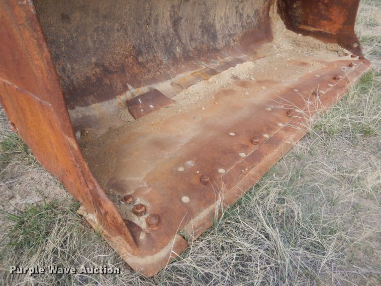 image for item FI9035 Caterpillar 120"W loader bucket