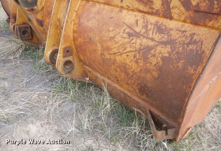 image for item FI9035 Caterpillar 120"W loader bucket