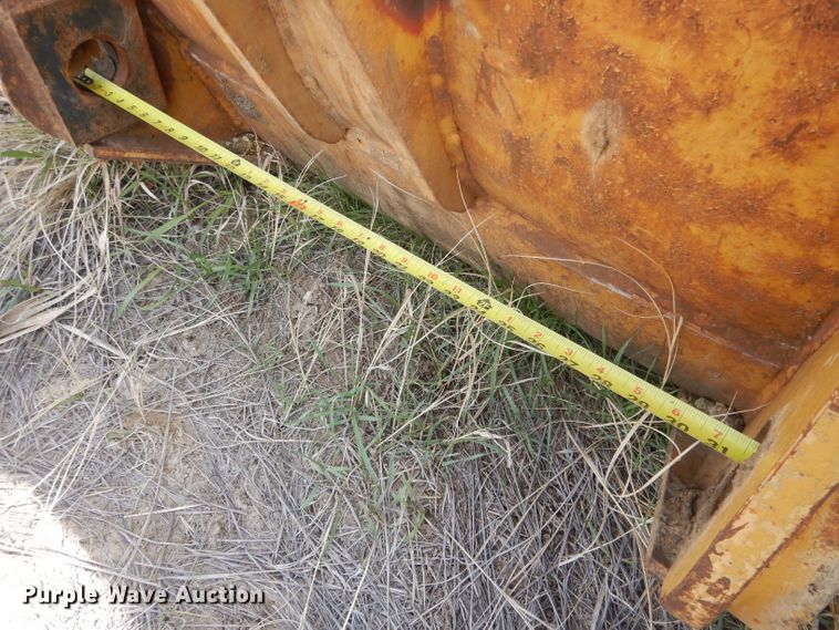 image for item FI9035 Caterpillar 120"W loader bucket