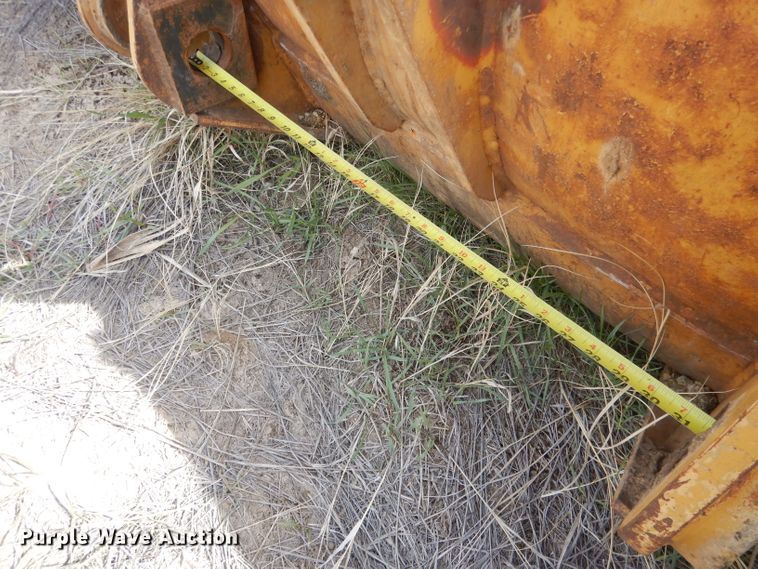 image for item FI9035 Caterpillar 120"W loader bucket