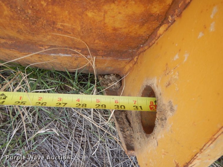 image for item FI9035 Caterpillar 120"W loader bucket