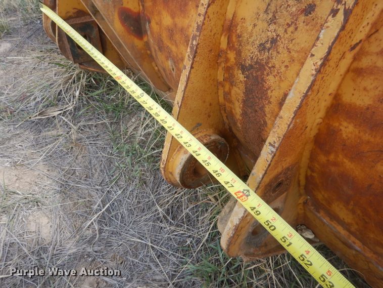 image for item FI9035 Caterpillar 120"W loader bucket