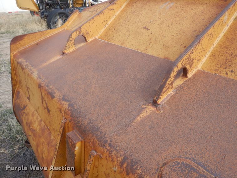 image for item FI9035 Caterpillar 120"W loader bucket
