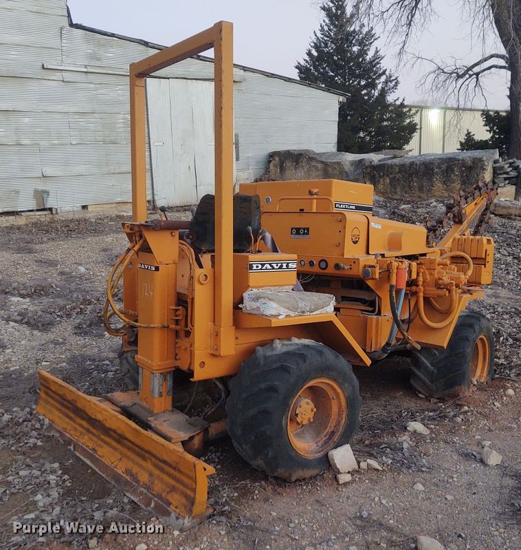 image for item FY9896 Davis Fleetline 70+4  trencher