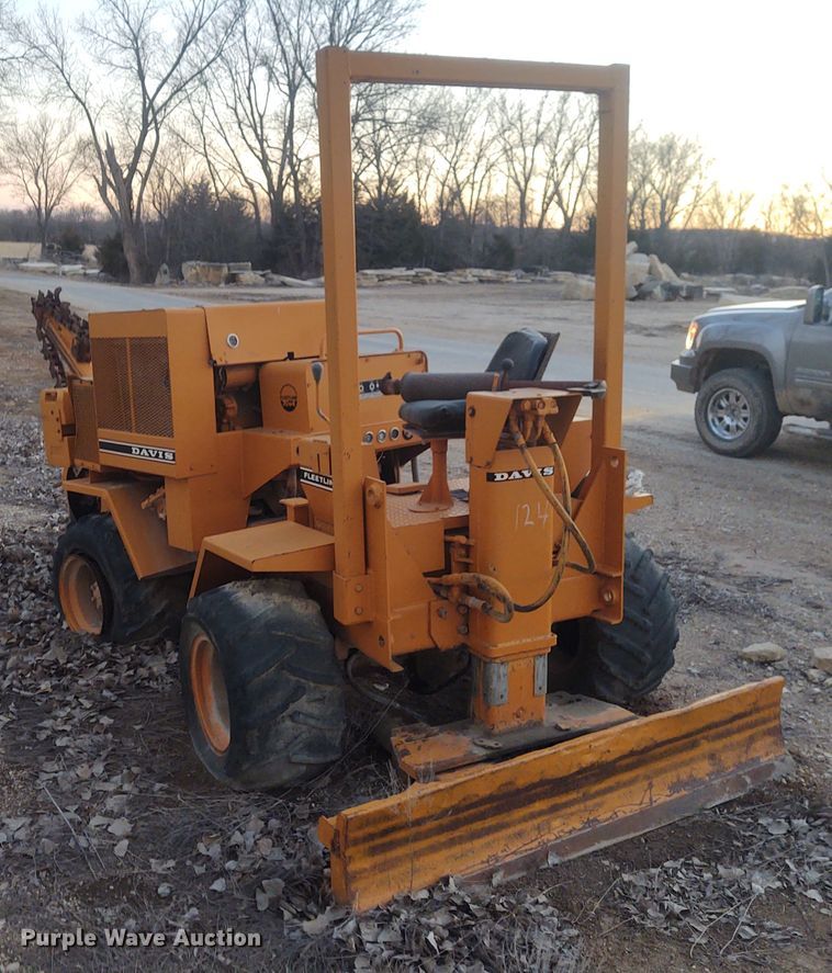 image for item FY9896 Davis Fleetline 70+4  trencher