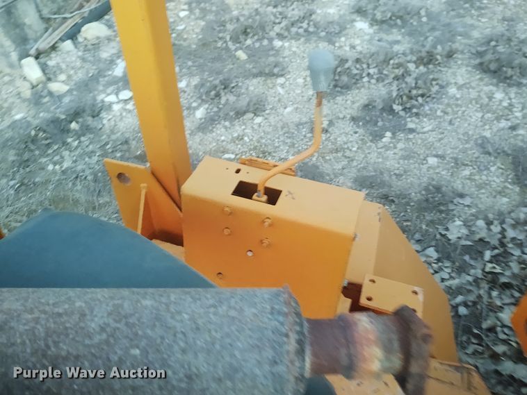 image for item FY9896 Davis Fleetline 70+4  trencher