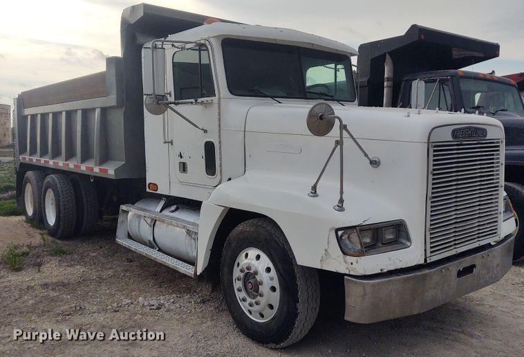 image for item FY9993 1992 Freightliner FLD120  dump truck